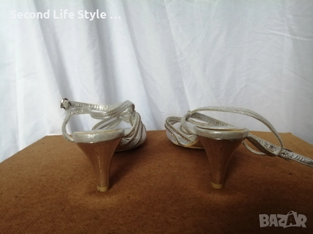 №40 Дамски сандали с отворени пръсти и нисък ток; с кристали и огледален ток; сребрист цвят, снимка 9 - Сандали - 53042656