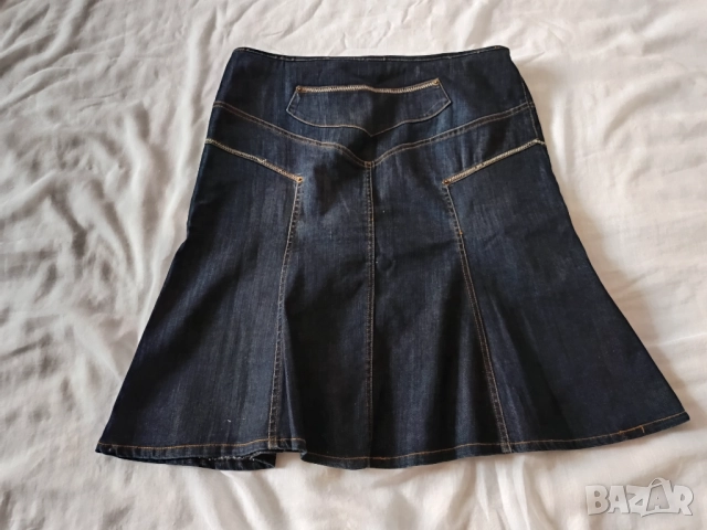 Разкроена дънкова пола с копчета, снимка 4 - Поли - 51462249