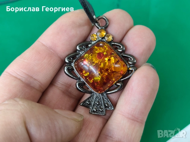 Медальон от кехлибар кръст, снимка 5 - Колиета, медальони, синджири - 52989516