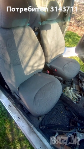 Седалки за Тойота ярис 2001 година, снимка 4 - Части - 52777881
