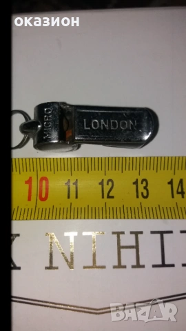 метална свирка Лондон