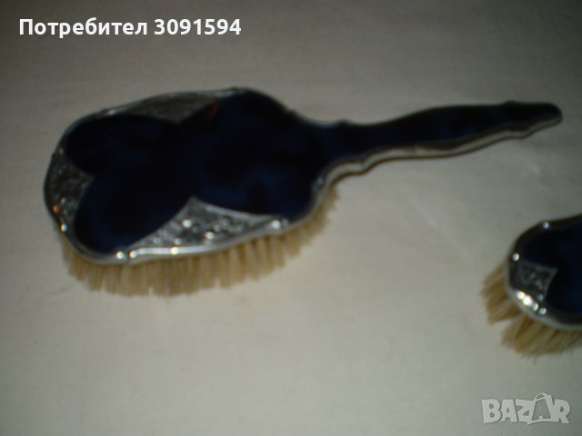 Ретро  комплект  четка за дрехи и четка за коса инкрустация бял метал и маже би син емайл, снимка 9 - Други ценни предмети - 43484654