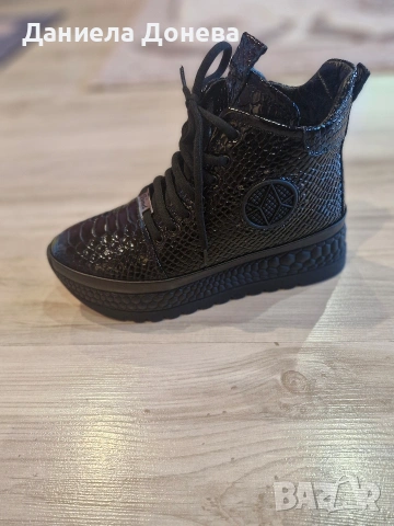 Черни боти естествен лак