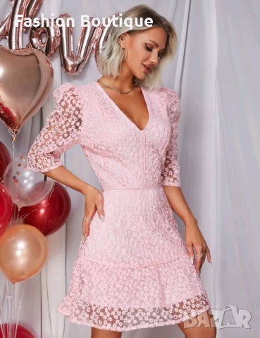 Розова дантелена рокля 