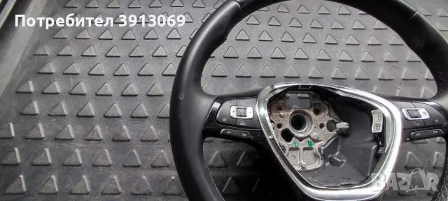 Продавам оригинален кожен мулти волан за Поло 2019г , снимка 3 - Аксесоари и консумативи - 49672209