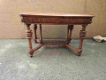 Трапезна маса с дърворезба, снимка 1