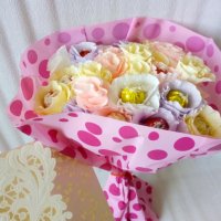 Букет с цветя от хартия и бонбони, снимка 1 - Подаръци за рожден ден - 33142972