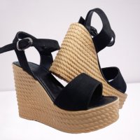 Качествени дамски сандали на платформа, луксозен нов модел, снимка 1 - Сандали - 36669156