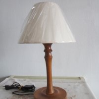 Настолна лампа със стойка от стругован бук-2, снимка 1 - Настолни лампи - 44051603