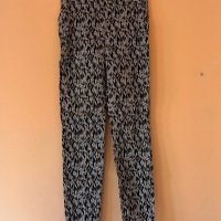 H&M Дамски панталон с интересен принт М размер, снимка 1 - Панталони - 43700334