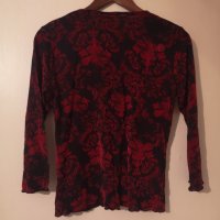 Нова черна блуза с дълъг ръкав и червени орнаменти с плюш L размер , снимка 2 - Блузи с дълъг ръкав и пуловери - 38271936