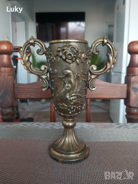Продавам старинен, красив релефен бокал(ваза,чаша).Германия., снимка 1