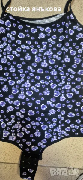 Продавам дамско боди черно с лилави теменужки, снимка 1