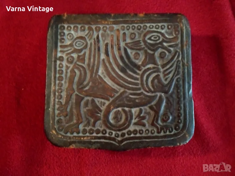  Стара кожена кутия Рилски манастир. за реставрация., снимка 1