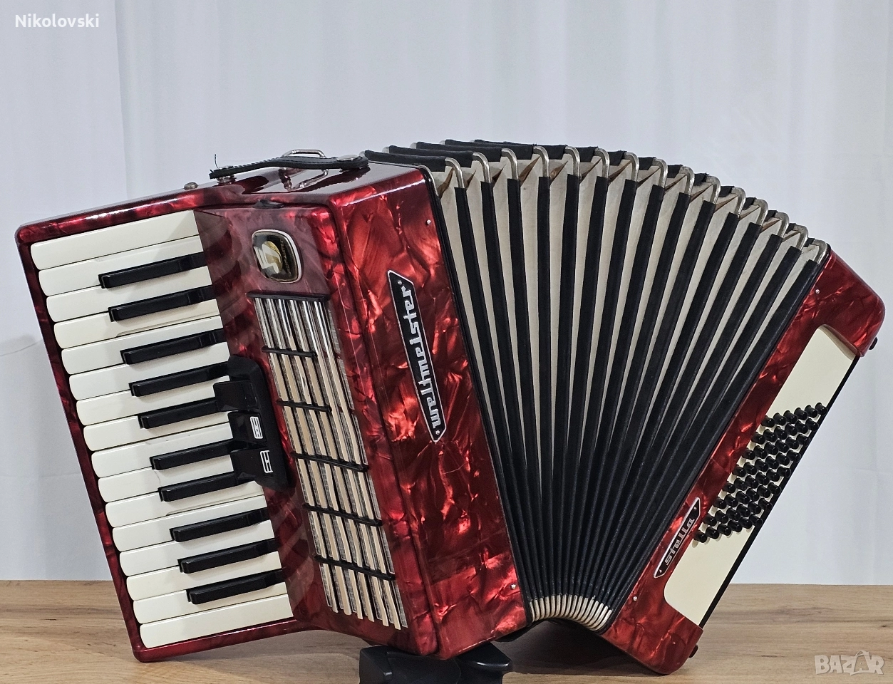 Акордеон Weltmeister Stella , снимка 1