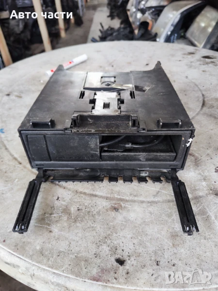 07-09 Audi Q7 4L Скоба за монтаж MMI интерфейс аудио музикален модул 8103785 Oem, снимка 1