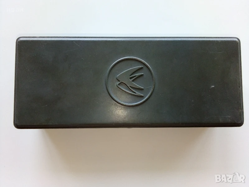 Стара кутия,комплект от шевна машина, снимка 1