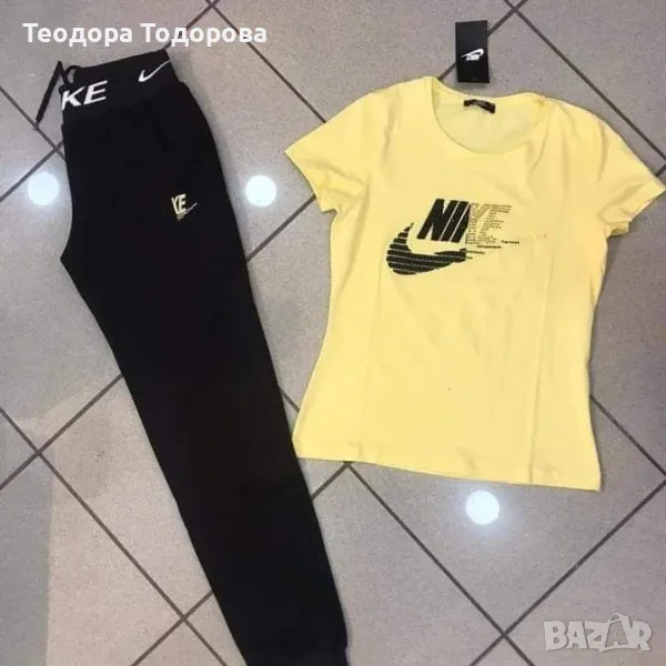 Дамски комплекти Nike, снимка 1