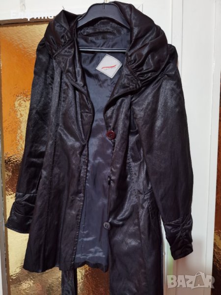 Черен дамски лъскав шлифер, снимка 1