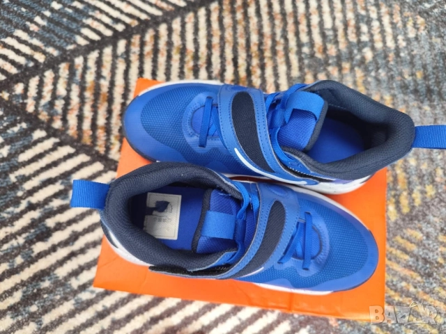 Продавам детски маратонки модел - Nike team hustle D 11. , снимка 4 - Детски маратонки - 51474303