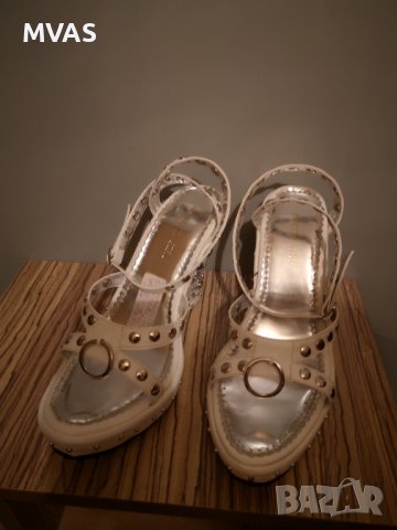 Нови -40% бели сандали на платформа с капси 38 номер, снимка 5 - Сандали - 36854802