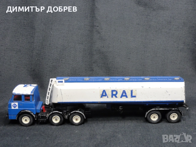 СТАРА РЕТРО МЕТАЛНА КОЛИЧКА КАМИОН ЦИСТЕРНА ARAL HENSCHEL SIKU GERMANY, снимка 3 - Колекции - 52361147