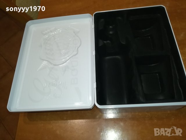JIM BEAM-МЕТАЛНА КУТИЯ 3011210856, снимка 9 - Колекции - 34973564