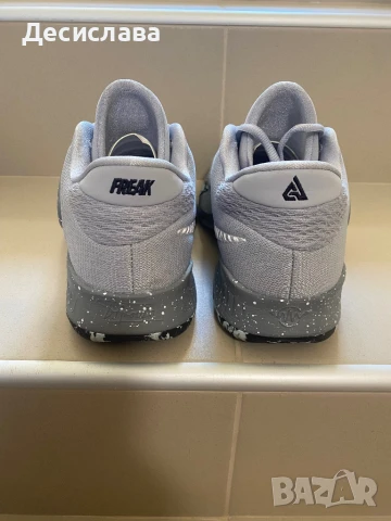 Nike Freak 4 GS 38 номер, снимка 6 - Маратонки - 51285173