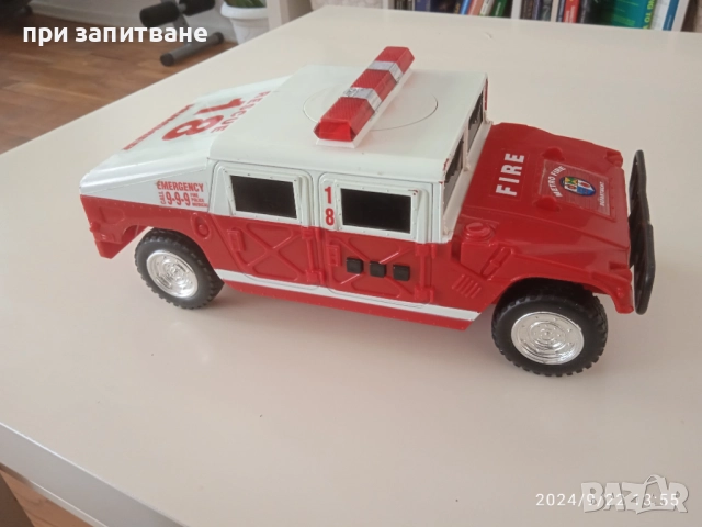 Стара американска брандирана играчка от 1999, Hummer H1, 29 см. и Mercedes ML, 28 см. на Dickie, снимка 4 - Колекции - 48085558