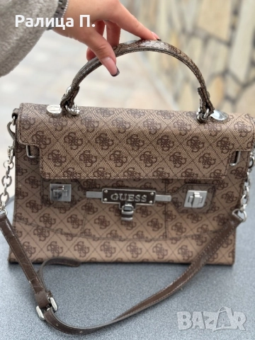 Голяма дамска чанта GUESS , снимка 3 - Чанти - 51883864