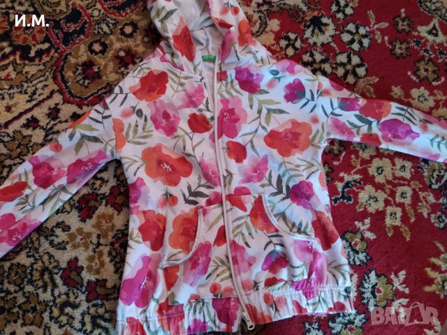 Суитчър Бенетон, снимка 2 - Детски анцузи и суичери - 36891684