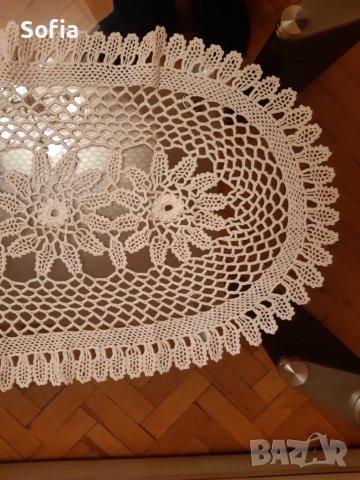 Подарък/ Покривки ръчна изработка : Шестограм и Елипса в бяло от 90-те/БГ Шевици 5бр с бродерии , снимка 6 - Покривки за маси - 31525020