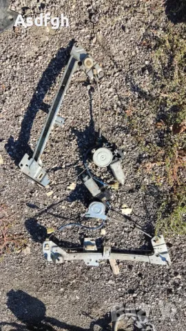 Мазда 323 ВА 1.5 и 1.8 на части, снимка 5 - Части - 4703220