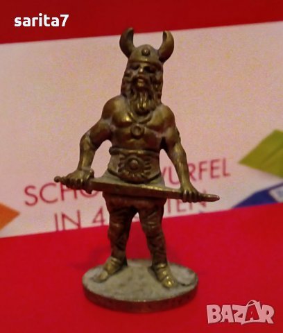 Стара бронзова фигурка на варварин с меч от шоколадови яйца Киндер Сюрприз / kinder surprise