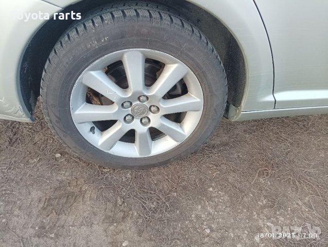 На части, Авенсис 2.0 116кс комби, снимка 4 - Автомобили и джипове - 39352412