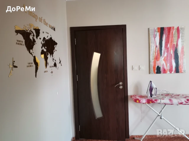 Напълно ОБЗАВЕДЕН апартамент с ГАРАЖ и  ДВОРНО място, снимка 2 - Апартаменти - 51330615