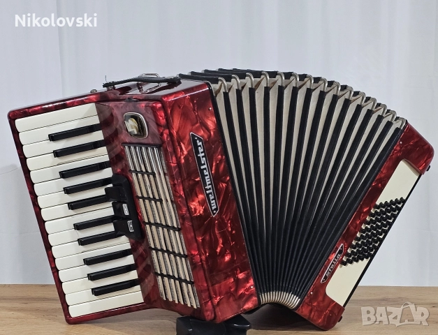 Акордеон Weltmeister Stella 