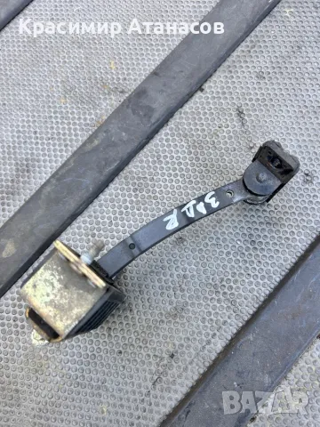 Ограничител врата задна дясна  за Мерцедес CLS. W219. 2004-2010г, снимка 2 - Аксесоари и консумативи - 49438962