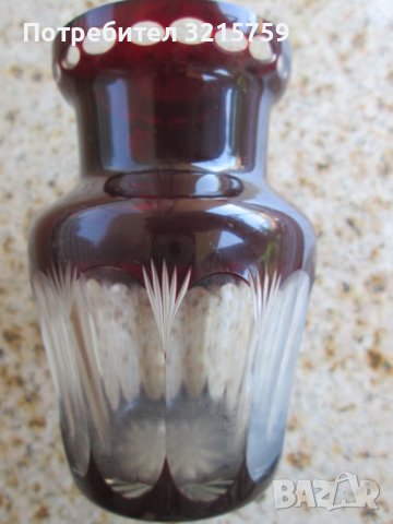 Малка Кристална ваза ,червен кристал, снимка 4 - Декорация за дома - 36948237