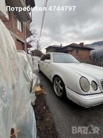 Мерцедес Е 220 1998 На Части , снимка 4 - Автомобили и джипове - 53588663