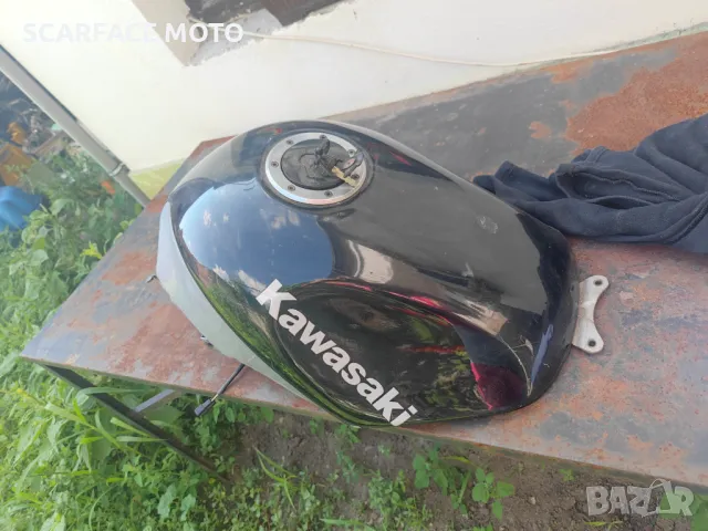 РЕЗЕРВОАР Kawasaki ZZR 600 мотор, снимка 4 - Части - 49801877