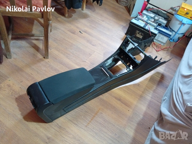  Подлакътник за Фолксваген Пасат 6 , снимка 5 - Части - 52969096