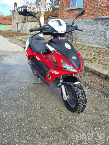 Скутери Benelli 491 и Piaggio NRG