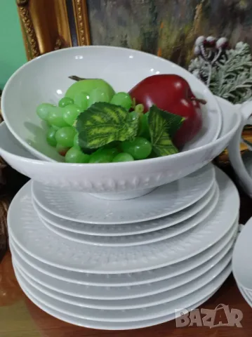 EDELSTEIN BAVARIA- Сервиз от бял релефен порцелан за ценители, снимка 2 - Сервизи - 48935525