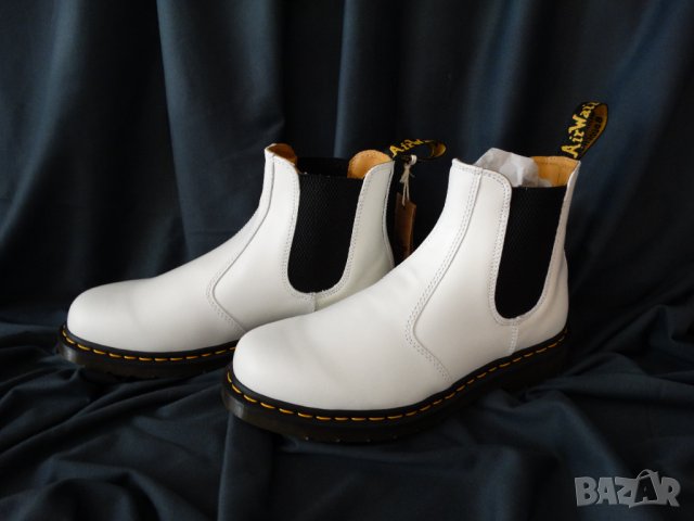 Нови и Намалени Dr. Martens 2976 Yellow Stitch Smooth Leather Chelsea Boots Мъжки Боти Номер 44, снимка 4 - Мъжки боти - 39171028