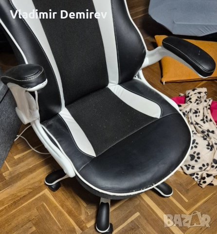 Геймърски стол с газова колона, снимка 2 - Столове - 52965763