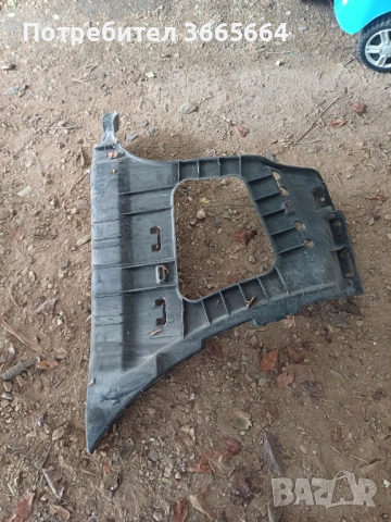 Продава се държач за задна броня, снимка 2 - Части - 53540371