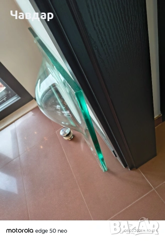 продавам стъклена мивка за баня със смесител и сифон