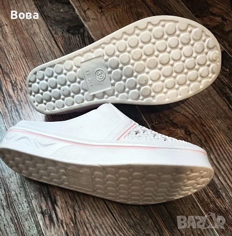 Дамски чехли, снимка 4 - Чехли - 52678368