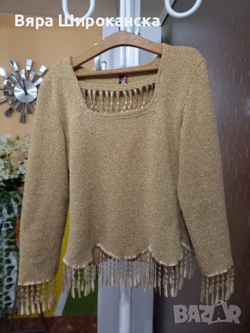 Плътен костюм. Размер М. Стегнато копринено букле с малка еластичност. Интересен модел с декорации и, снимка 6 - Костюми - 40522727